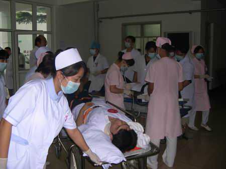 代怀成功率与月经调理指南：月经量少暗红原因及饮食调节方法